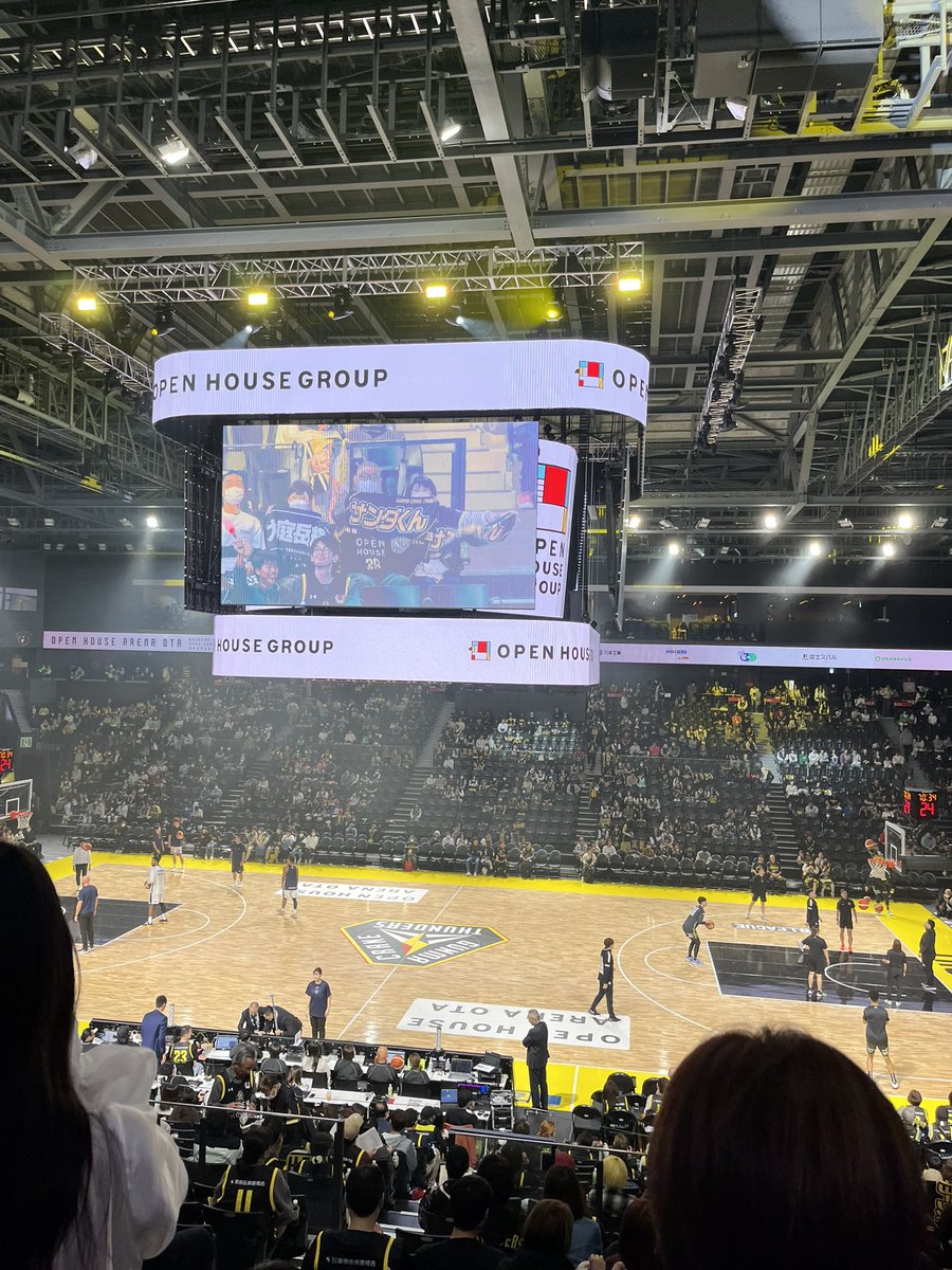 komoken's tweet photo. バスケBリーグ初観戦！！
出来たばかりのアリーナが素晴らし過ぎて想像以上！

＃群馬クレインサンダーズ
＃横浜コルセアーズ
＃オープンハウスアリーナ太田 https://t.co/vmYKyVQCF1