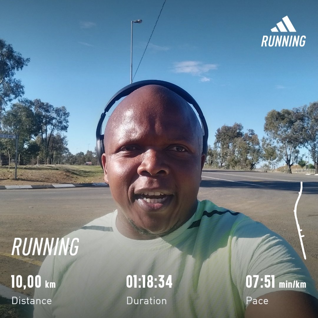 SetlobokoMorena's tweet photo. Stretching some legs today, relaxed run๐๐พโโ๏ธ๐ช๐พ
#FetchYourBody2023
#SanlamCapeTownMarathon
#RunningWithTumiSole
#IPaintMyRun
#TrapnLos
#BeInspired
#AliwalNorth https://t.co/a3Pq9HaeWc