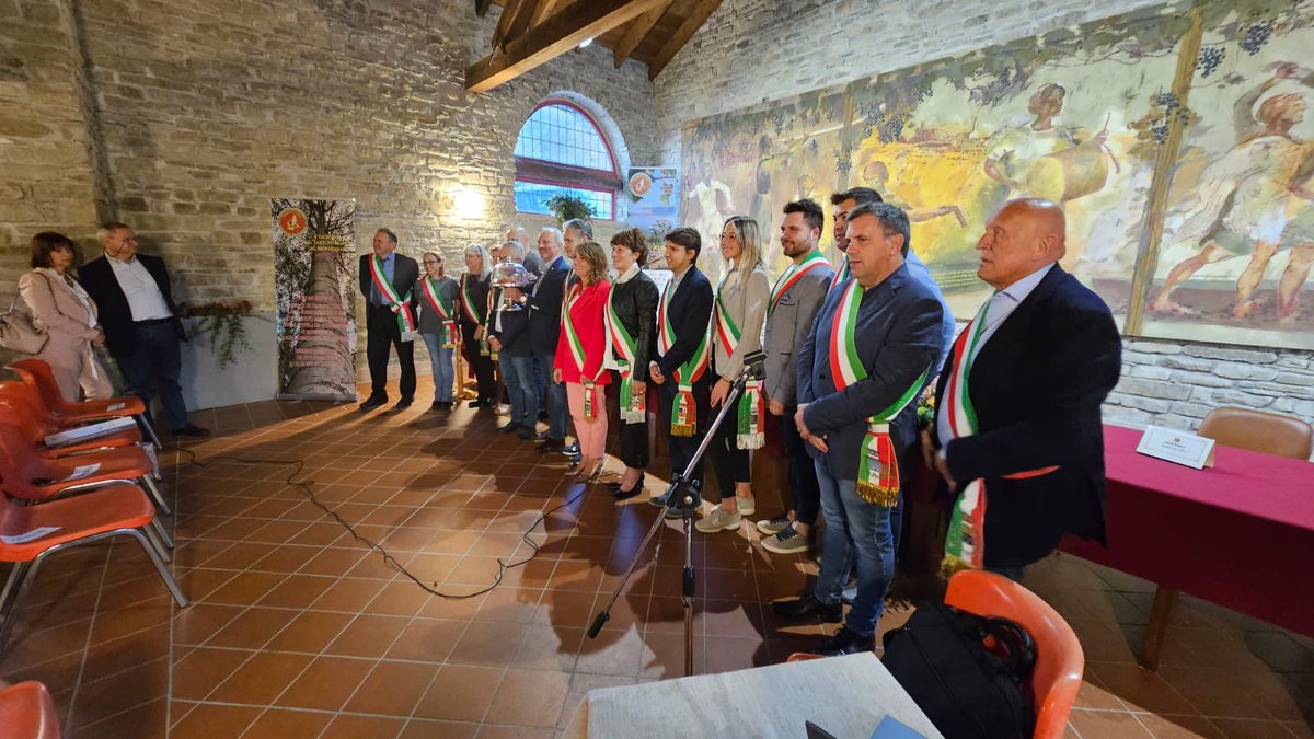 SandraBalbo_'s tweet photo. 4^congresso tartufo bianco pregiato del Monferrato a Ponti - si definisce il CRU (croître per indicare una eccellenza) del tartufo bianco d’Alba. #territori di grandi #eccellenze #UNESCO #Fontanile presente https://t.co/bCxAhJWDGA
