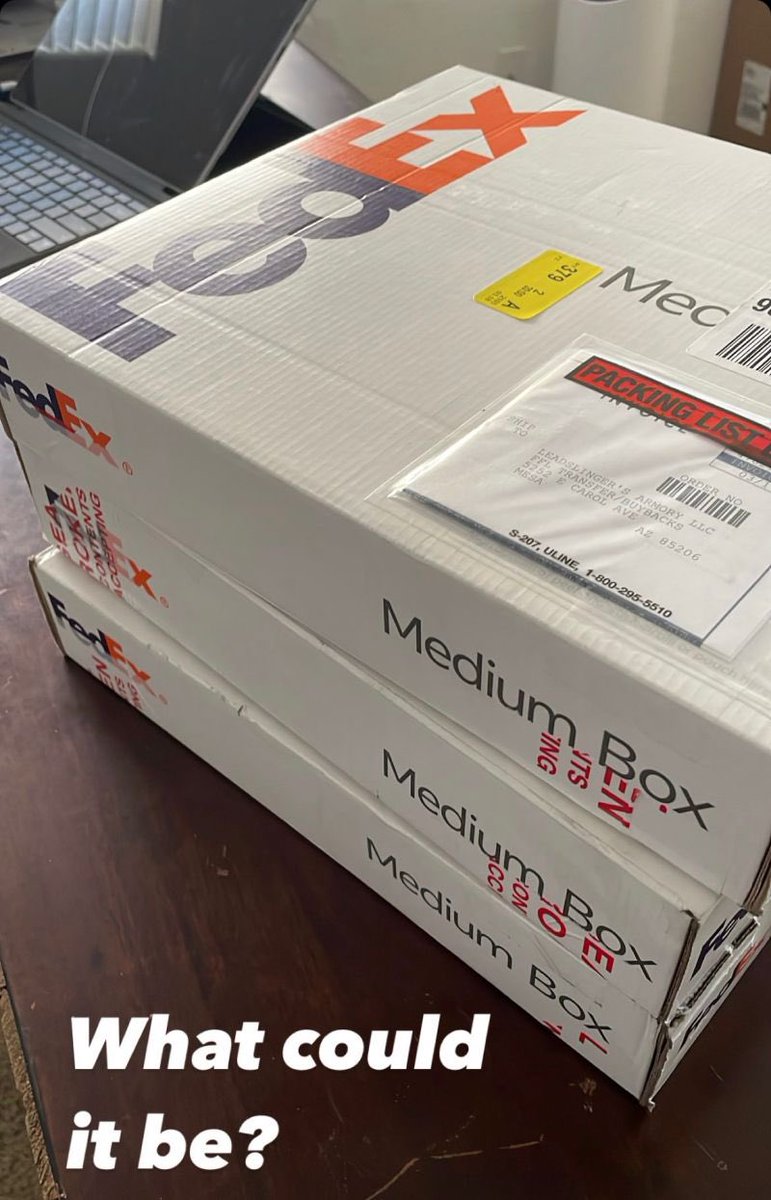 Every season, the FedEx Air &amp; Ground <a href="/NFL/">NFL</a> Players of the Week Awards are chosen by you - the people. Make sure YOUR voice is heard and YOUR award is repped by a player of the people, like <a href="/AustinEkeler/">Austin Ekeler</a>! Cast your weekly votes at NFL.com/FedEx