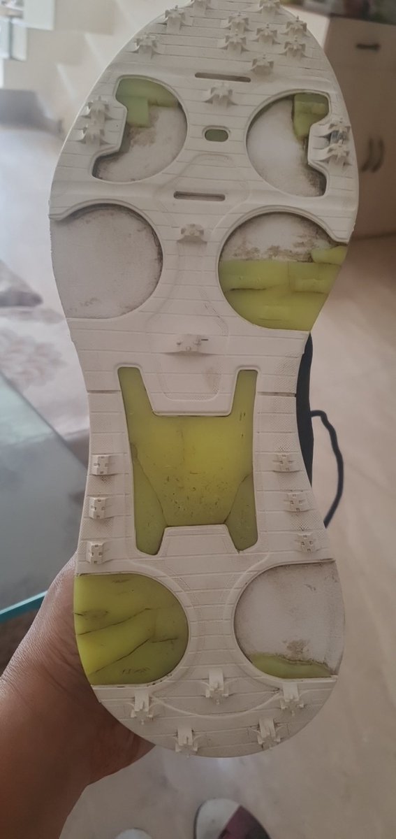 mtbee19's tweet photo. @decathalon My son bought golf shoes from decathlon,one wear and sole started disintegrating. Returned those and bought another pair,same story but this time no exchange or refund. What's happening decathlon India? Are you selling rejected products here? After using once👇 https://t.co/uhsyOs1pLM