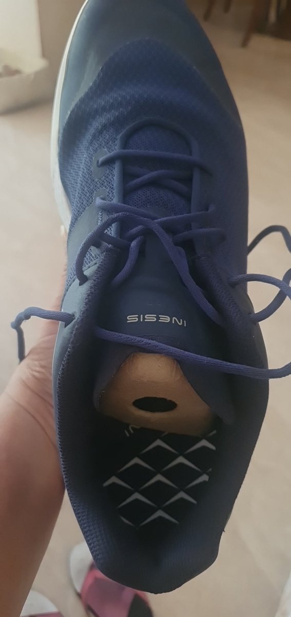 mtbee19's tweet photo. @decathalon My son bought golf shoes from decathlon,one wear and sole started disintegrating. Returned those and bought another pair,same story but this time no exchange or refund. What's happening decathlon India? Are you selling rejected products here? After using once👇 https://t.co/uhsyOs1pLM