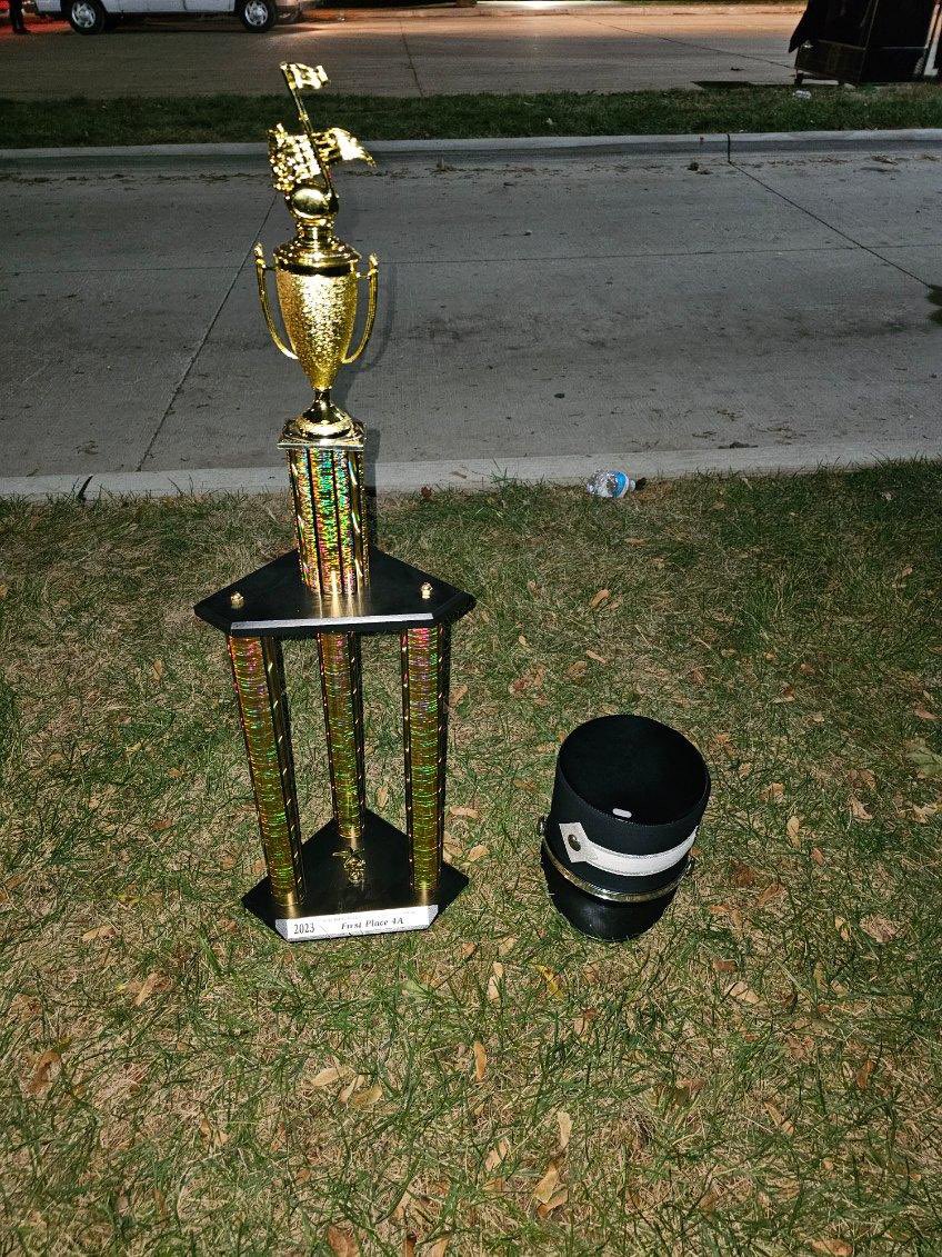 dowlingband's tweet photo. Congrats to our Dowling Catholic Vanguard for finishing as the Waukee Invitational champion, sweeping categories for percussion, hornline, colorguard, and marching. https://t.co/kA19ageAGy