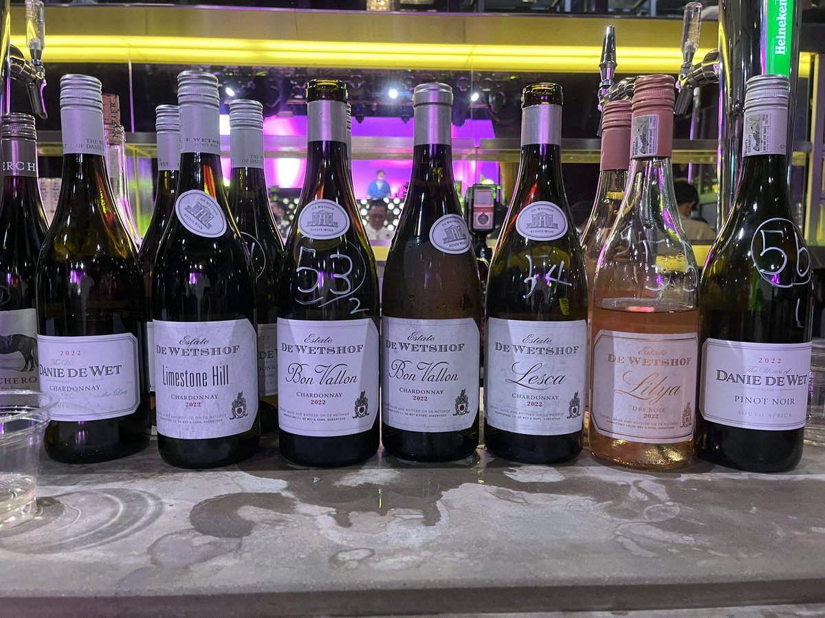 cellar_likaman's tweet photo. 今日は梅田ピカデリーで南アパーティー！
うちの生産者の実力を実感しました😊

皆さん素晴らしい！
#ウェホフ　#アルダリン　#クレイノード　#ネイピア　#wetshof #Aaldering #Kleinood #nepier https://t.co/fevcian1jF