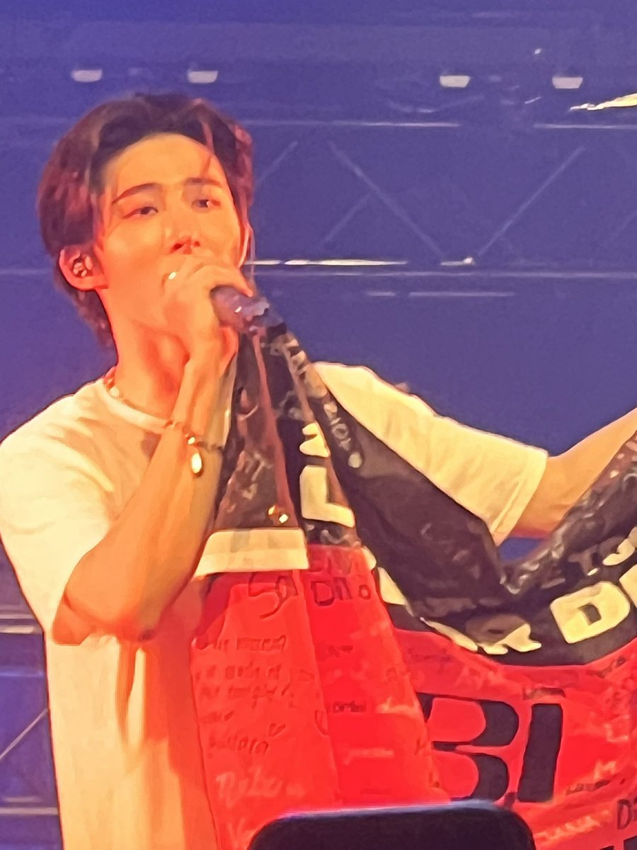 casualblfan's tweet photo. THX HANBIN!! #hanbin #cologne #hanbintour #bitour #LoveOrDieWithBI #LOVEORDIE #LoveOrDieWithBI_Cologne https://t.co/KpNQbpjoB9
