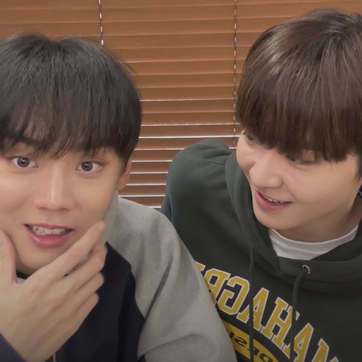 taegyunzone's tweet photo. our gyunnie and seongmin live !! 🫶🏻 https://t.co/qLzuwcTtjX