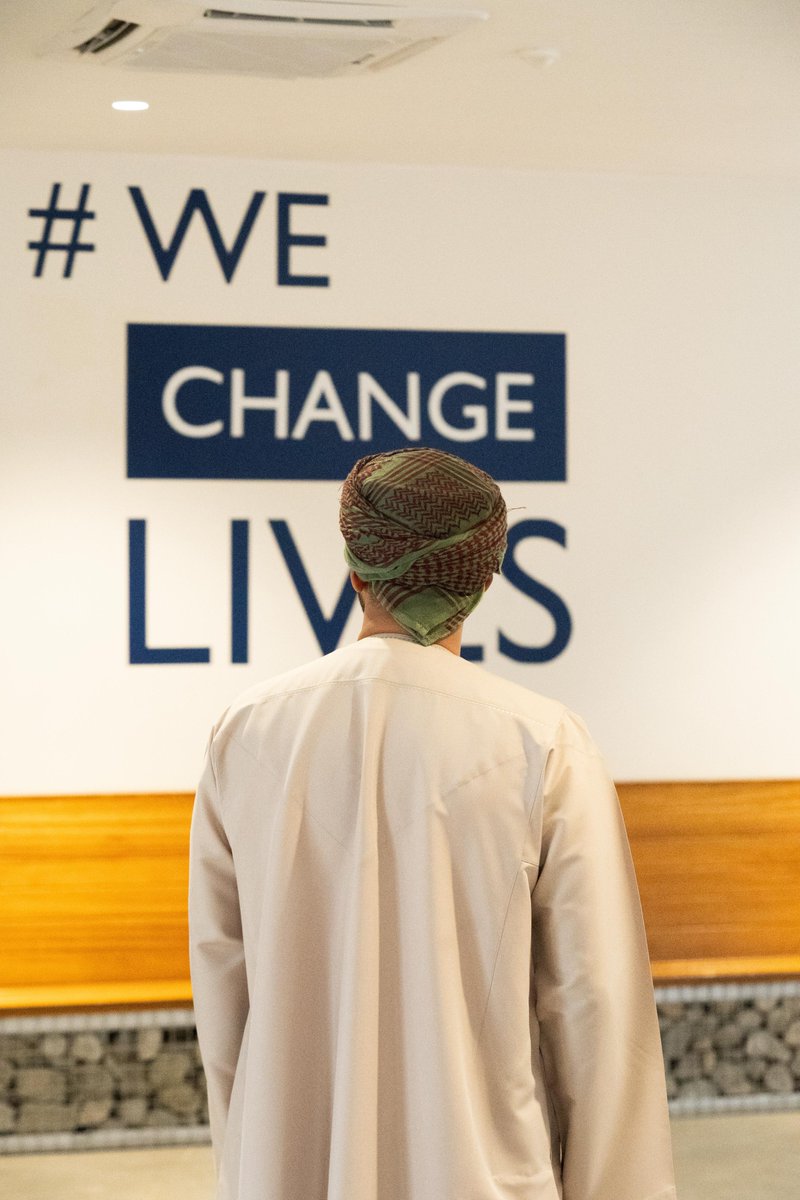 📸 | قام صاحب السمو السيد #ذي_يزن_بن_هيثم آل سعيد وزير الثقافة والرياضة والشباب بزيارة إلى معسكر #مستعدّ بالجبل الأخضر، حيث يشارك 38 شابًا وشابّة في معسكريْن تنفذهما الوزارة للذكور وللإناث ضمن برنامجها تنمية مهارات الشباب، بالتعاون مع أوتورد باوند عُمان وبدعم من شركة سي سي