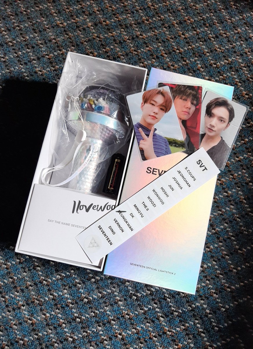 ilovewoo_'s tweet photo. wts | want to sale | pre loved

carat bong v2 bundle 3 pc
💰price: 820k all (negotiable)
udah dipake konser 2x
all in a good condi (carbong &amp; PCs)
📍jogja (highly prefer yang bisa COD)
🍊bisa oren (admin 4%)
🏷 wts preloved carbong carat bong v2 ina https://t.co/qQsxMwqwlL