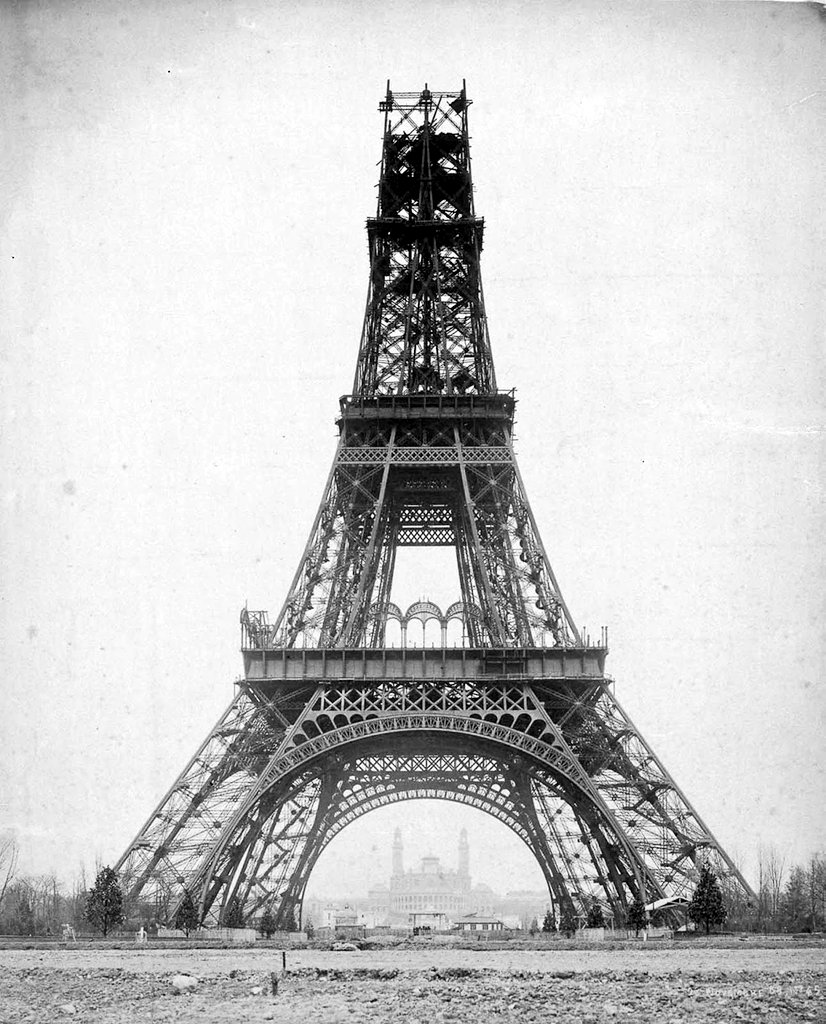 La Tour Eiffel en construction et le Trocadéro. 
1888. Paris