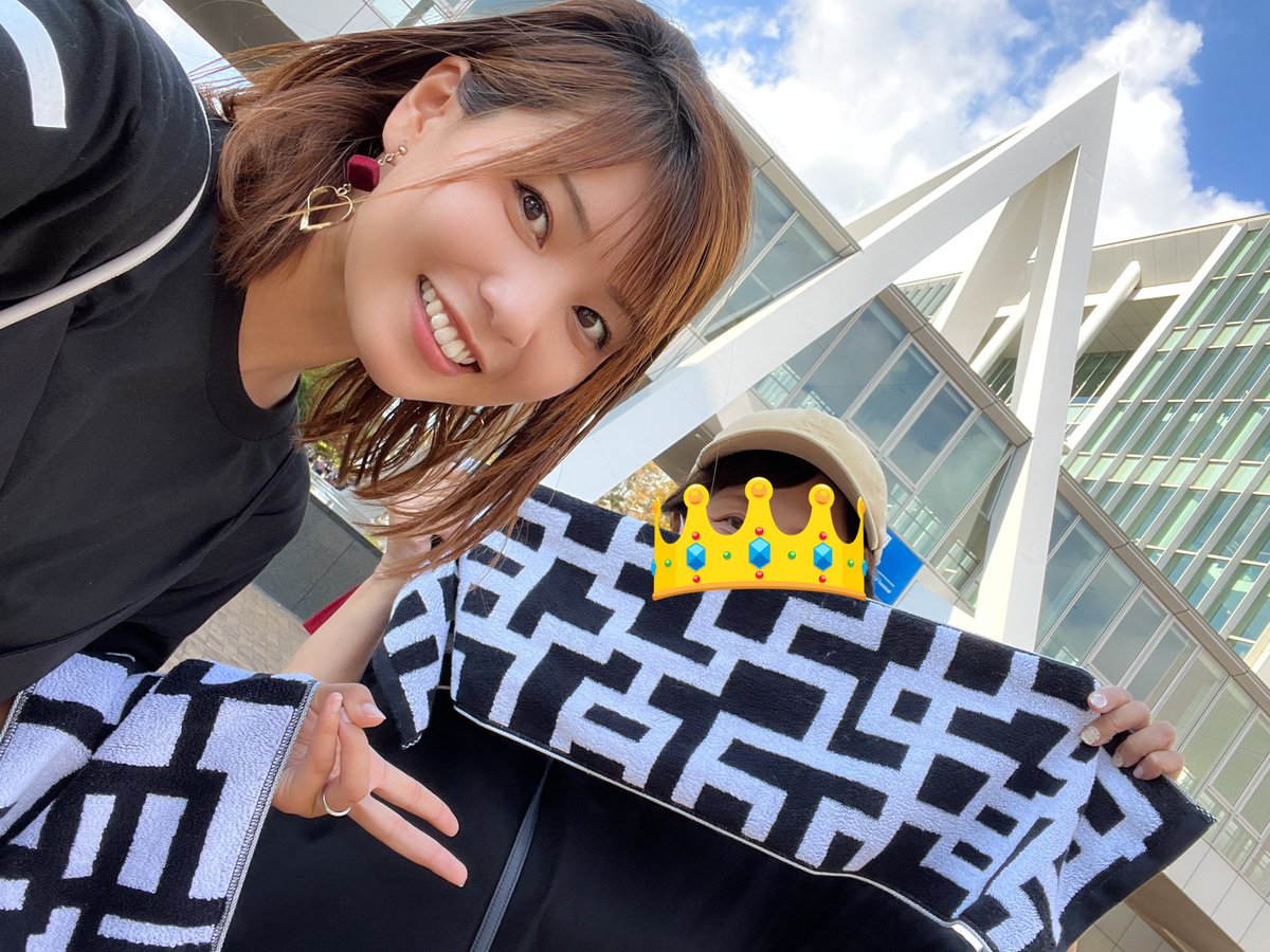 roadster_wiki's tweet photo. とうとうこの日がキタ!!!!!😭
物販の段階から感動が半端ない😭😭
布袋仕様の車もあってテンション上がるー!
母への誕生日プレゼント🎁
一緒に楽しんできます😘
#布袋寅泰 #GVII https://t.co/9lQJdFIs1Q
