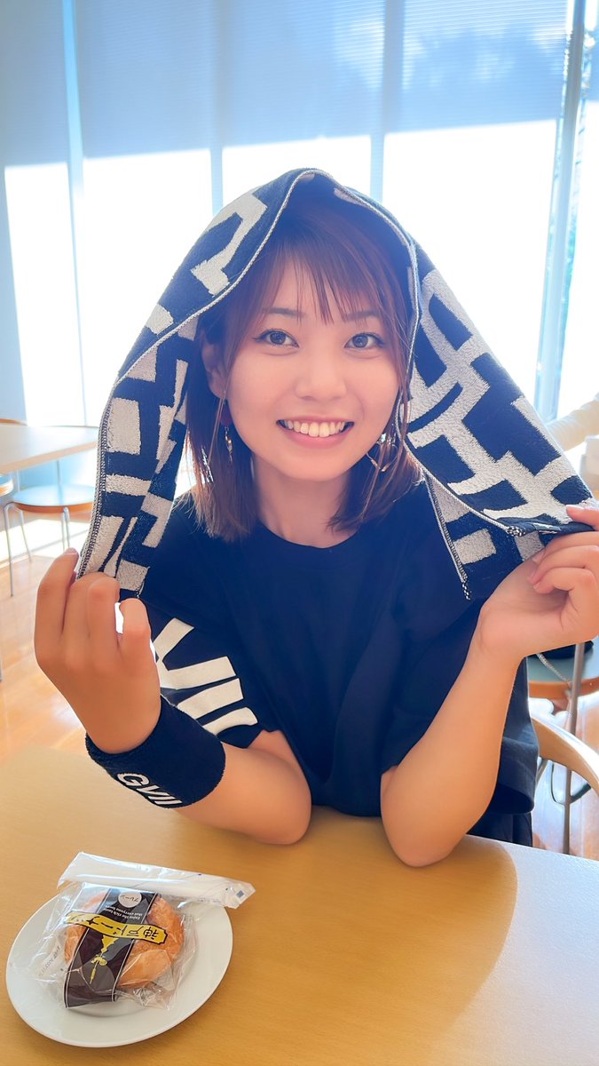 roadster_wiki's tweet photo. とうとうこの日がキタ!!!!!😭
物販の段階から感動が半端ない😭😭
布袋仕様の車もあってテンション上がるー!
母への誕生日プレゼント🎁
一緒に楽しんできます😘
#布袋寅泰 #GVII https://t.co/9lQJdFIs1Q
