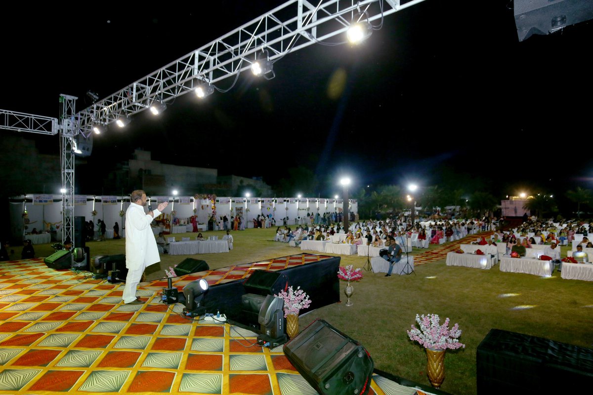 komalparihar_7's tweet photo. सपनों की उड़ान 🕊️ शिवगंज 2023 ( 8 October) @SanyamLodha66  #komalparihar #sheoganj @komalparihar95 https://t.co/Bd5DSvgcye