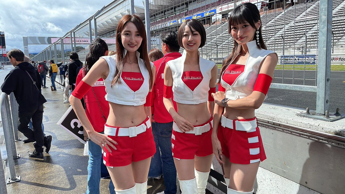 LjxOf3's tweet image. SPEED FESTIVAL 2023　THEPALACEにいます😊✨
1978年ヨーロッパF2チャンピオンマシン3台が走行し、すごい迫力でした😍✨✨
とても楽しかったです(^○^)✨✨
#SPEEDFESTIVAL2023
#HRC
#THEPALACE
#F2
#富士スピードウェイ
#マーチ782
#ノバ532
#トミカ・シェブロンB42
#レースクイーン