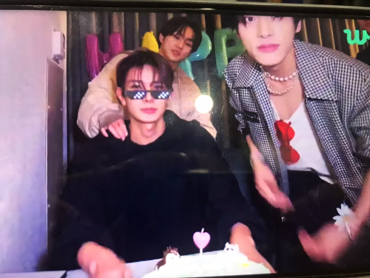 Psychelle30's tweet photo. Happy Heeseung Day 🎉🍰❤

#ENHYPEN #HEESEUNGDAY https://t.co/WrJ3qN1vII