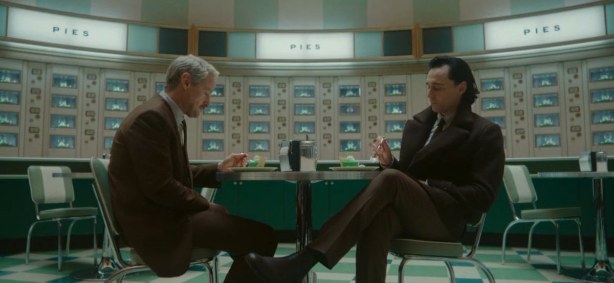 стоило лишь раз организовать серьезную погоню за беглым охотником, как мобиус теперь не даёт мне прохода, допытывая, что ещё я умею и о чем он не знает. мне принять это как комплимент или беспокойство о собственной безопасности?