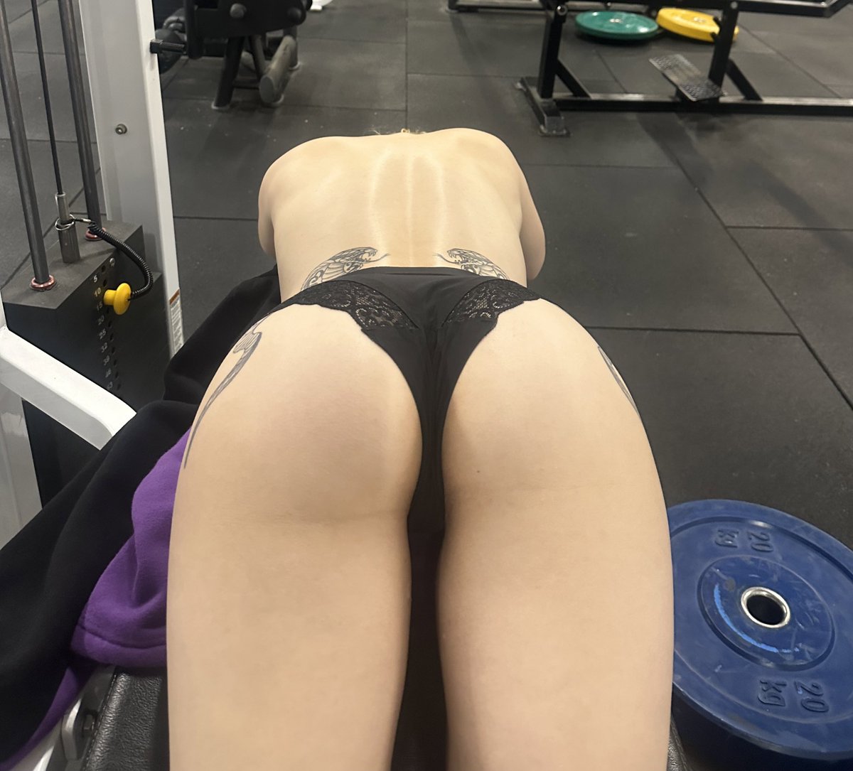 Bellaspyce's tweet photo. Who’s my next gym partner 😉 https://t.co/m2A2LtZaIr