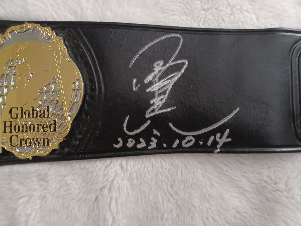 Phantom_Izuku's tweet photo. I had an amazing day today. I met Kenta Kobashi today. I took a picture with him. Plus, he signed my GHC Championship replica belt. #WWE #AEW #NJPW #AJPW #Watch_NOAH #WWERAW #Smackdown #AEWDynamite #AEWCollision #WatchImpact #IMPACTonAXSTV #WestCoast5 https://t.co/x1pJneQq6v