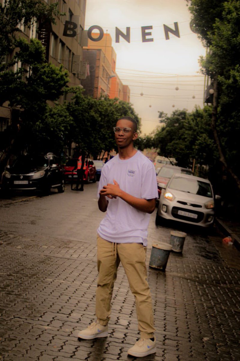 sing_hubent's tweet image. SHE Presents 
Resego Moholeng, aka @ZigySa /Retro" is a South African rapper, graphic designer and songwriter from Kuruman,Northern Cape.He’s inspired by the likes of Nasty C, Kendrick Lamar, Dr Dre, 21 Savage and many more.follow his page and like 🔥🙏🙏