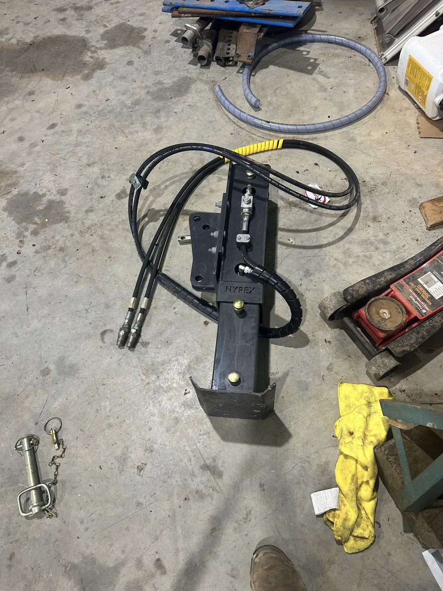 Definition of insanity. Use a trolley Jack to remove the hydraulic Jack from your new chaser so that the first dip you go through you don’t remove it permanently. Hope I don’t need it in the paddock. 🤦‍♂️
