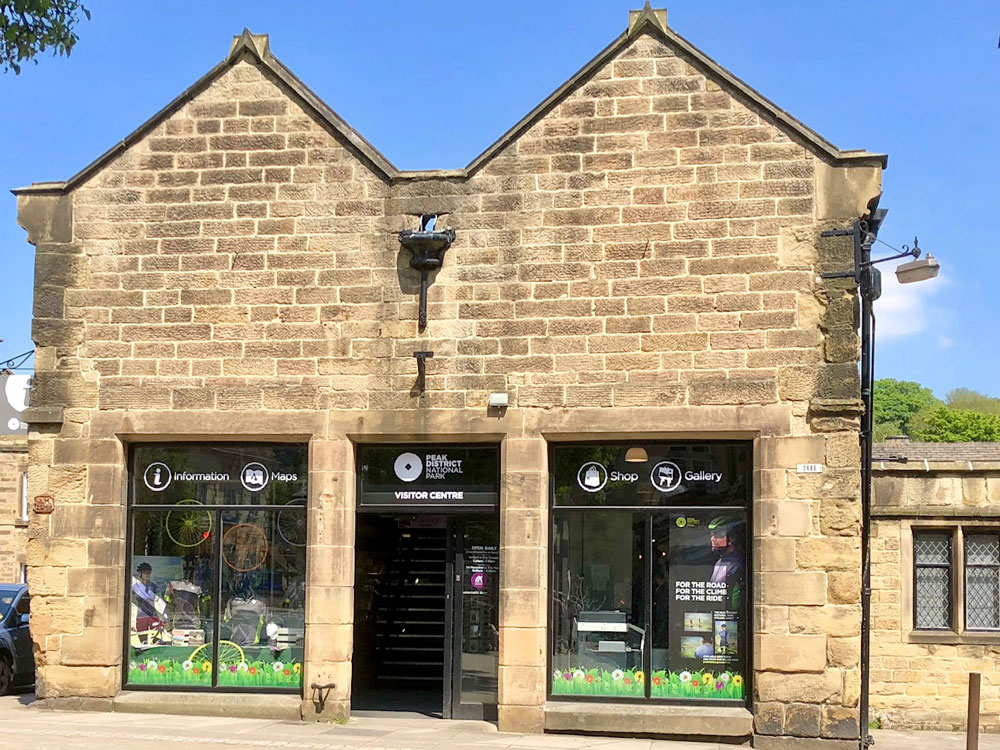 peakdistrict's tweet photo. Our #Bakewell Visitor Centre will be temporarily closed from 16 Oct while we under-go essential maintenance to our heating system.

Sorry for any inconvenience caused, we hope to re-open on Sat 21 Oct.

Our other centres at #Castleton, #Derwent, and #Edale will be open as usual. https://t.co/uXKmnlhR4d