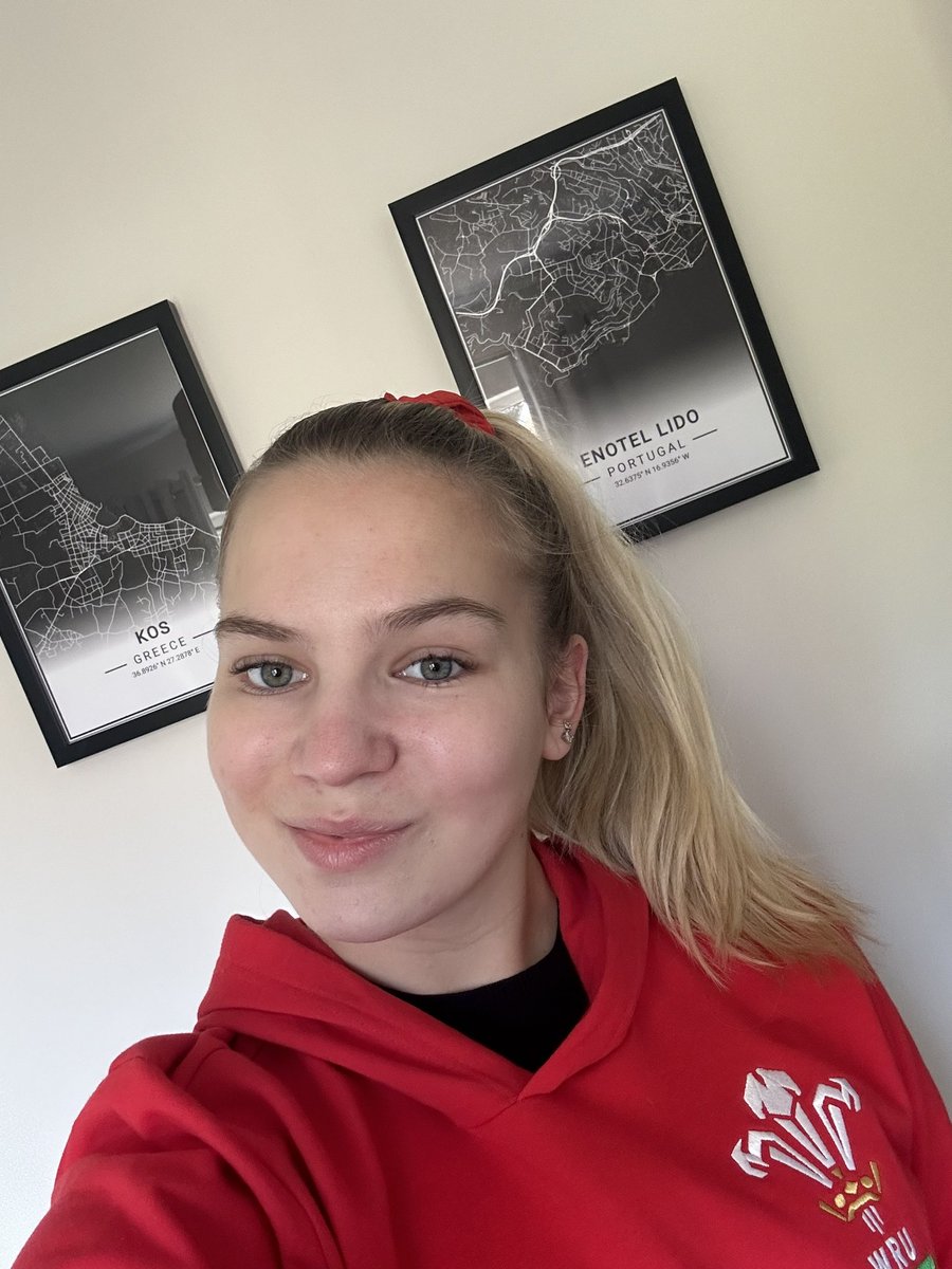 Miss Sparks tweet media