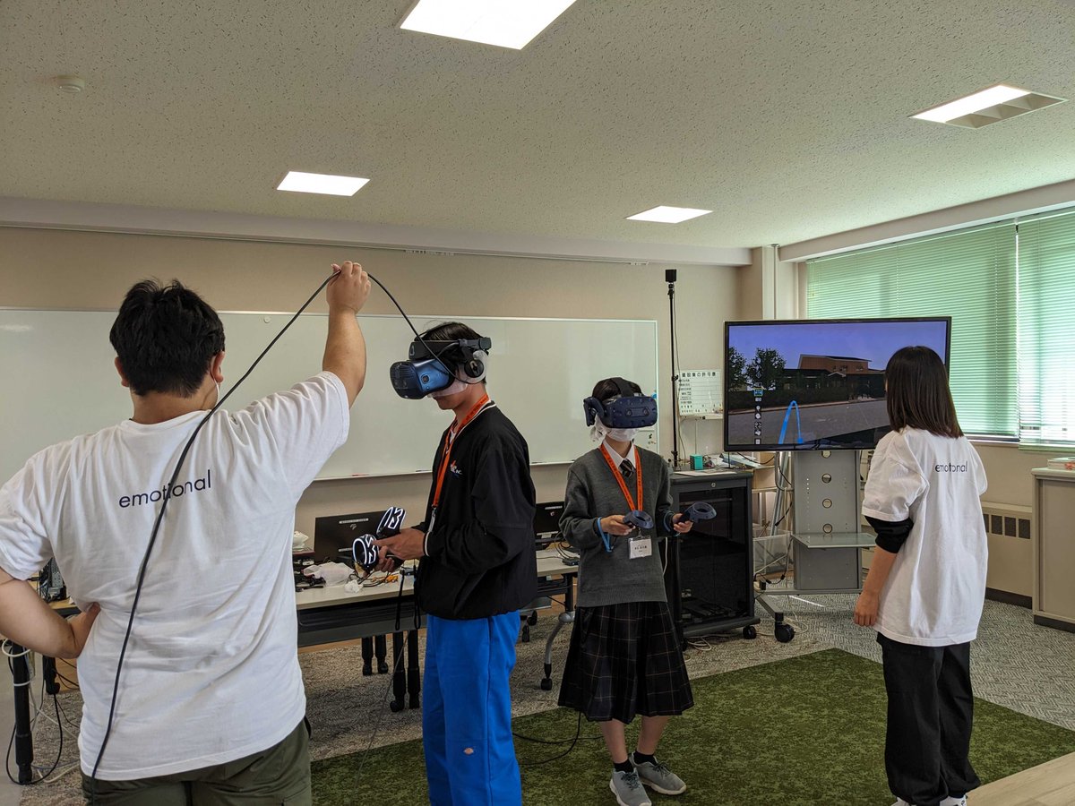 nkhs_hk's tweet photo. 秋真っただ中のオープンキャンパスでした!
今日もBIMとVRでたくさん盛り上がっておりました🙆♀️
今日の楽しい時間が、みなさんの進路の参考にもなればとっても嬉しいです😊
#ニコキタ #日本工学院 #北海道 #専門学校 #建築学科 #オープンキャンパス #体験入学 #ARCHITRENDZERO #ARCHITRENDVR #VR https://t.co/iy7qaq2inE