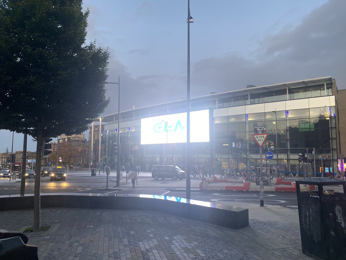 BaronySandy's tweet photo. @streetscape33 It’s blinding. Remove it immediately https://t.co/J3z317bSTs