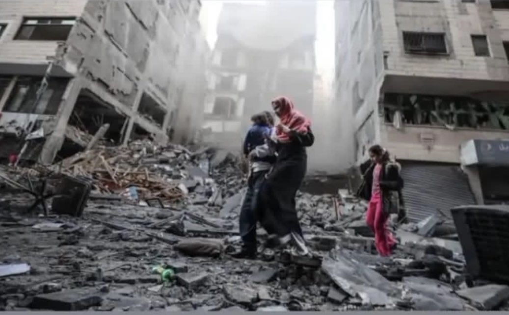 Allah’ım zalimleri helak et, ve bizi aralarından salimen çıkar, tüm müslümanları gafletten uyandır.