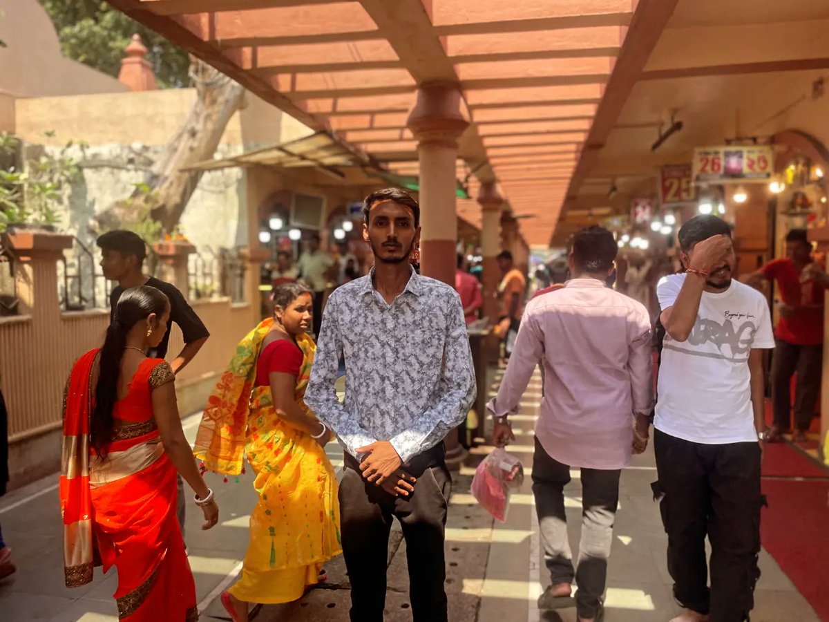 sarvin_seenu's tweet photo. दक्षिणेश्वर काली मन्दिर कोलकाता, दुर्गा पूजा के पावन अवसर पर माता रानिंका दर्शन करते हुए। https://t.co/lrdXK8JVAR
