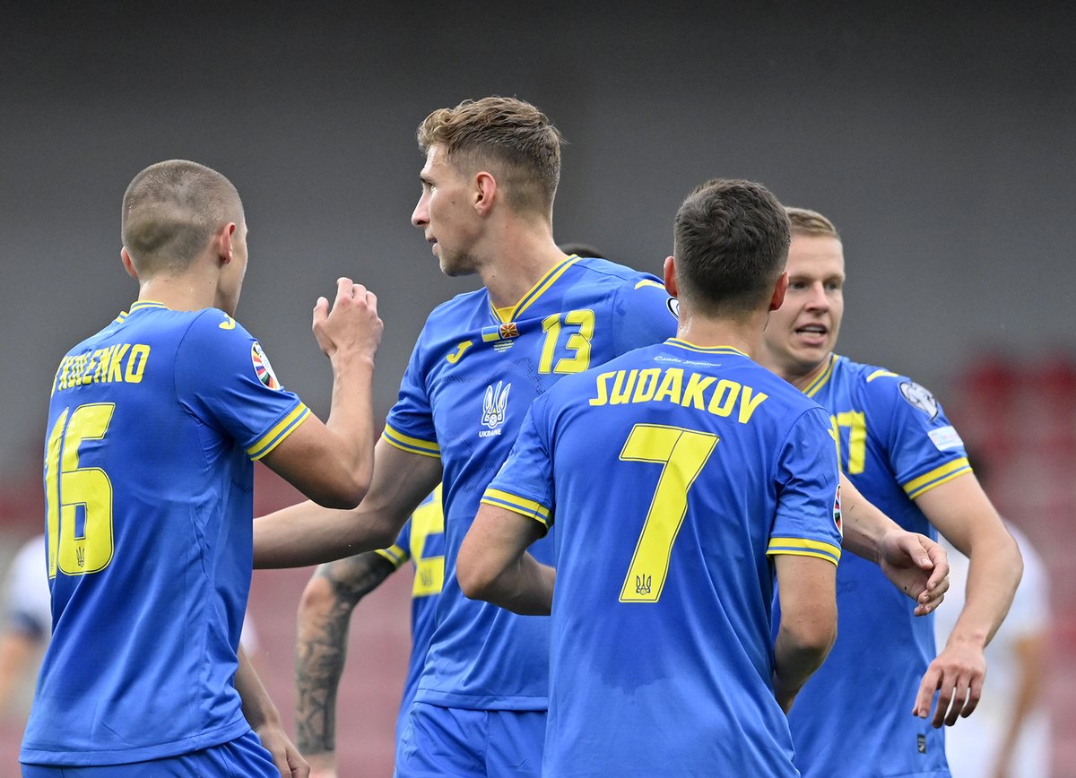 FCShakhtar_eng's tweet photo. 👊 Important victory over North Macedonia, Sudakov's debut goal 🧡 and Karavaiev's incredible shot 😍

👏 Well done, Ukraine! 🇺🇦

📸 Photos - UAF @uafukraine 💛💙

#UkraineNorthMacedonia (2-0) https://t.co/YkU6Ud9Ddj