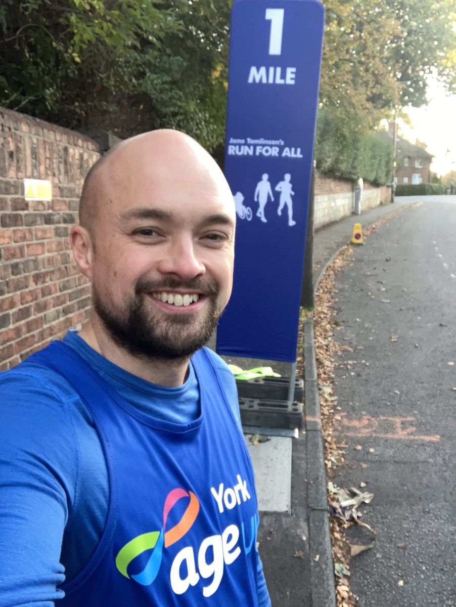 SimonHolmes1's tweet photo. Running for the wonderful ⁦@AgeUKYork⁩ in todays #yorkshiremarathon. A local charity where ever penny raised goes to help older people right here in York. Good luck to all those running whichever great cause or motivation drives to that finish line 🙌 https://t.co/pT8eZODujf