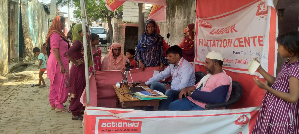 C9Khalid's tweet photo. As part of our campaign on social security, Labour Facilitation Centre team of @ActionAidIndia and volunteers organised a camp in which informal workers were facilitated in filling their applications for various schemes of govt in Muzaffarnagar district. https://t.co/CtPkBKVblW