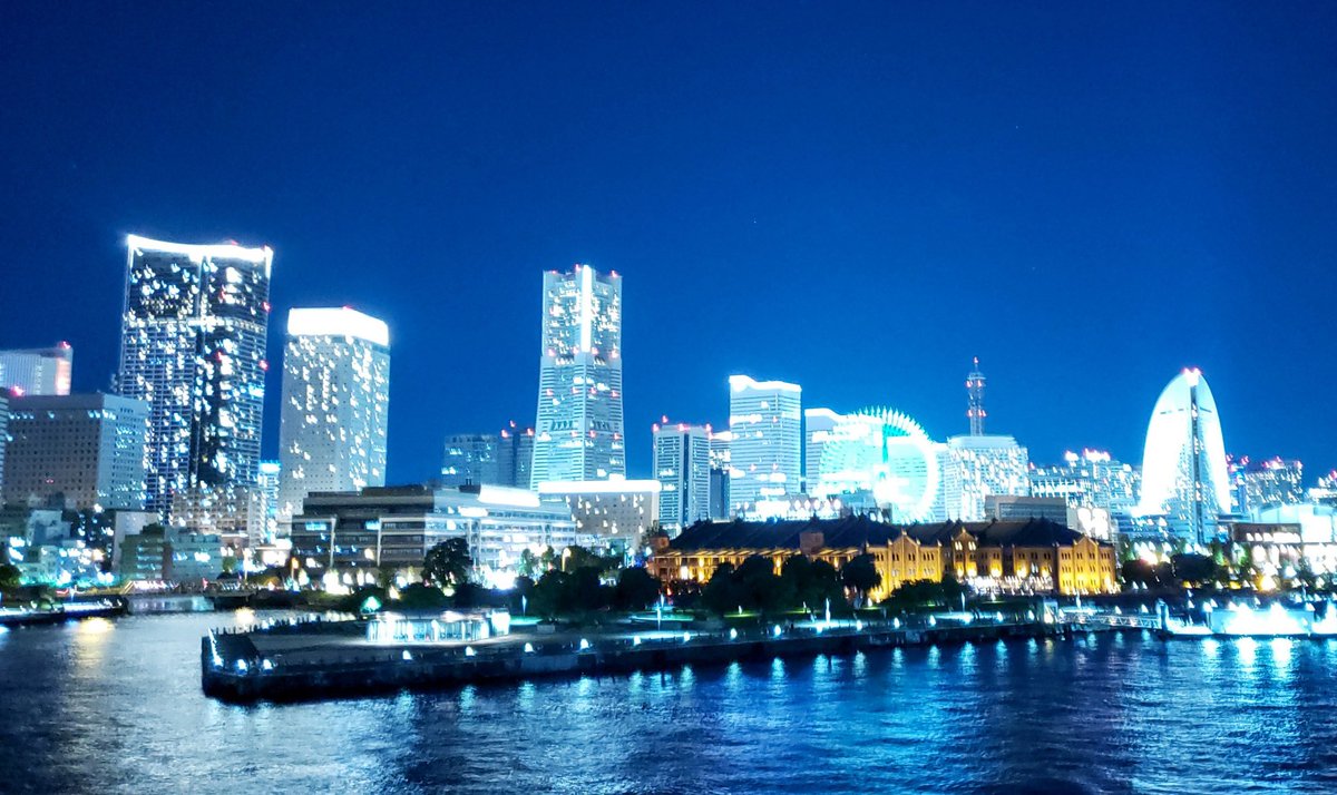 先月のみなとみらい夜景🌉

#みなとみらい
#写真が好きな人と繋がりたい