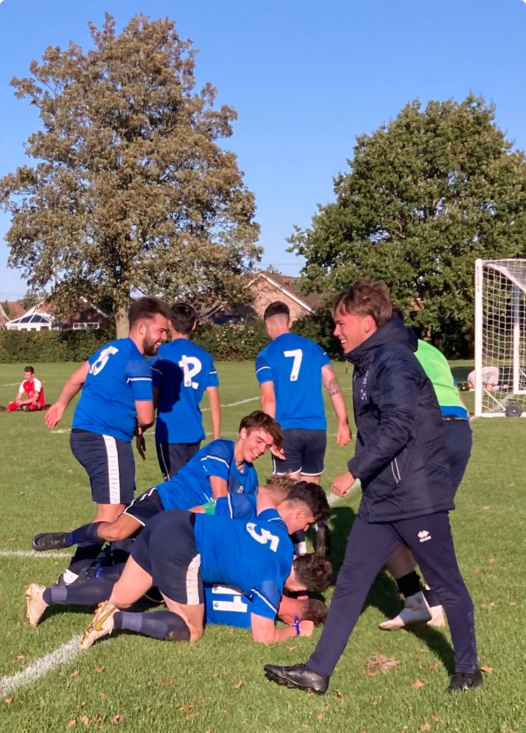 The First Team found themselves 2-0 down with ten minutes to go yesterday. Dec Howe pulled one back then a <a href="/JoshDunstan03/">Josh</a> cross was turned into his own net by a defender. <a href="/_RubenGomes/">RG🇵🇹</a> then scored an injury time winner sparking absolute scenes at The Rec! 💙⚽️ #UpTheBoro