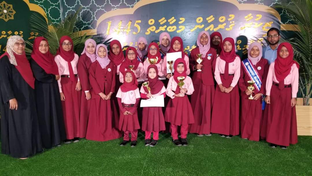 Fuvahmulaku School (@fsfuvahmulah) on Twitter photo ٱلْحَمْدُ لِلَّٰهِ
* ރޯޒުމީޑު އަހުމަދު ޢަލީދީދީގެ ހަނދާނީ ޤުރުއާން މުބާރާތް 1445 ގައި މި ސްކޫލުން ބައިވެރިވި ދަރިވަރުން ހޯދި ކާމިޔާބީއަށް މަރުޙަބާ!
ޖޫނިއާރ ގުރޫޕުން އެންމެ މޮޅު ދެވަނަ ދަރިވަރު
ޖިލް އިބްރާހިމް ޖުނައިދު
ސީނިއާރ ގްރޫޕުން ތިންވަނަ
<a href="/MoEdumv/">Ministry of Education</a>
facebook.com/10005752159490… ٱلْحَمْدُ لِلَّٰهِ
* ރޯޒުމީޑު އަހުމަދު ޢަލީދީދީގެ ހަނދާނީ ޤުރުއާން މުބާރާތް 1445 ގައި މި ސްކޫލުން ބައިވެރިވި ދަރިވަރުން ހޯދި ކާމިޔާބީއަށް މަރުޙަބާ!
ޖޫނިއާރ ގުރޫޕުން އެންމެ މޮޅު ދެވަނަ ދަރިވަރު
ޖިލް އިބްރާހިމް ޖުނައިދު
ސީނިއާރ ގްރޫޕުން ތިންވަނަ
<a href="/MoEdumv/">Ministry of Education</a>
facebook.com/10005752159490…