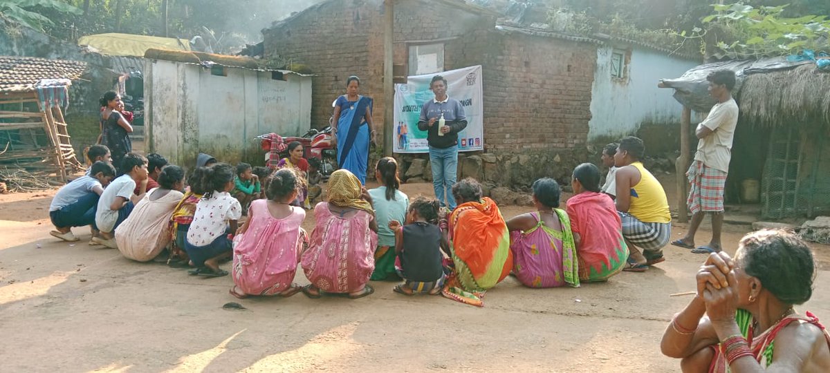 SouthSova's tweet photo. 2nd Narrowcasting session was organised at Paraja Pondi village to sensitize the community about the importance of cleanhands.
#WorldHandwashingDay
#Youth4WaterPlus 
@RadioBulbul https://t.co/QZ2ik8lu9g