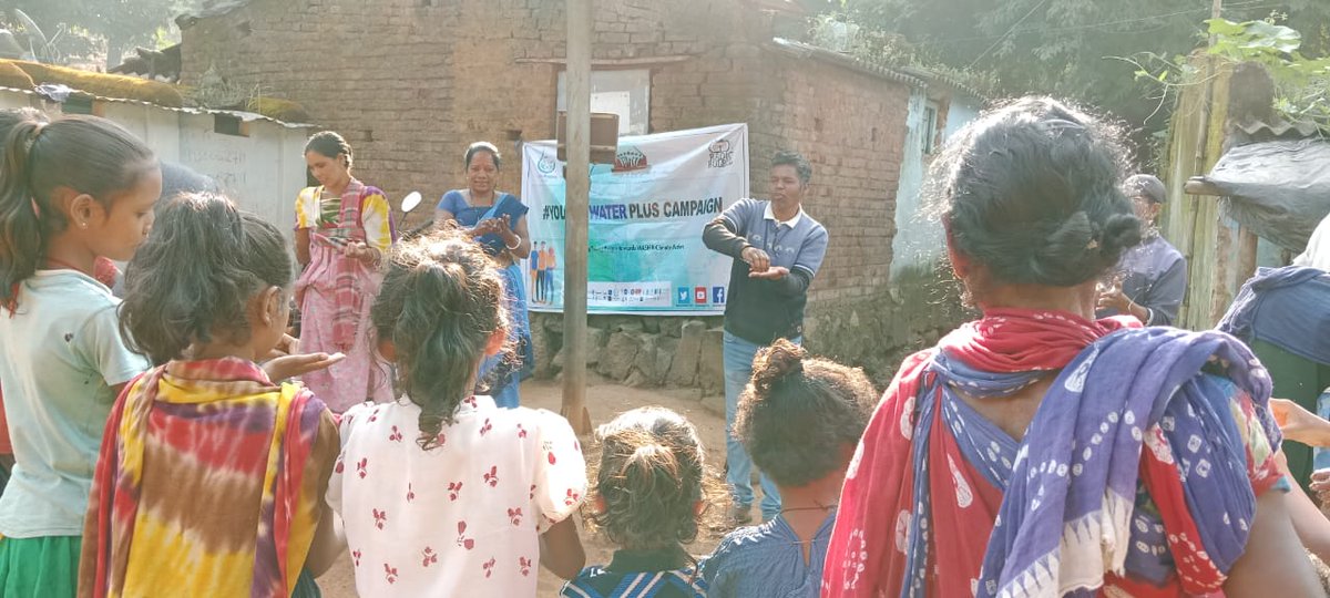 SouthSova's tweet photo. 2nd Narrowcasting session was organised at Paraja Pondi village to sensitize the community about the importance of cleanhands.
#WorldHandwashingDay
#Youth4WaterPlus 
@RadioBulbul https://t.co/QZ2ik8lu9g