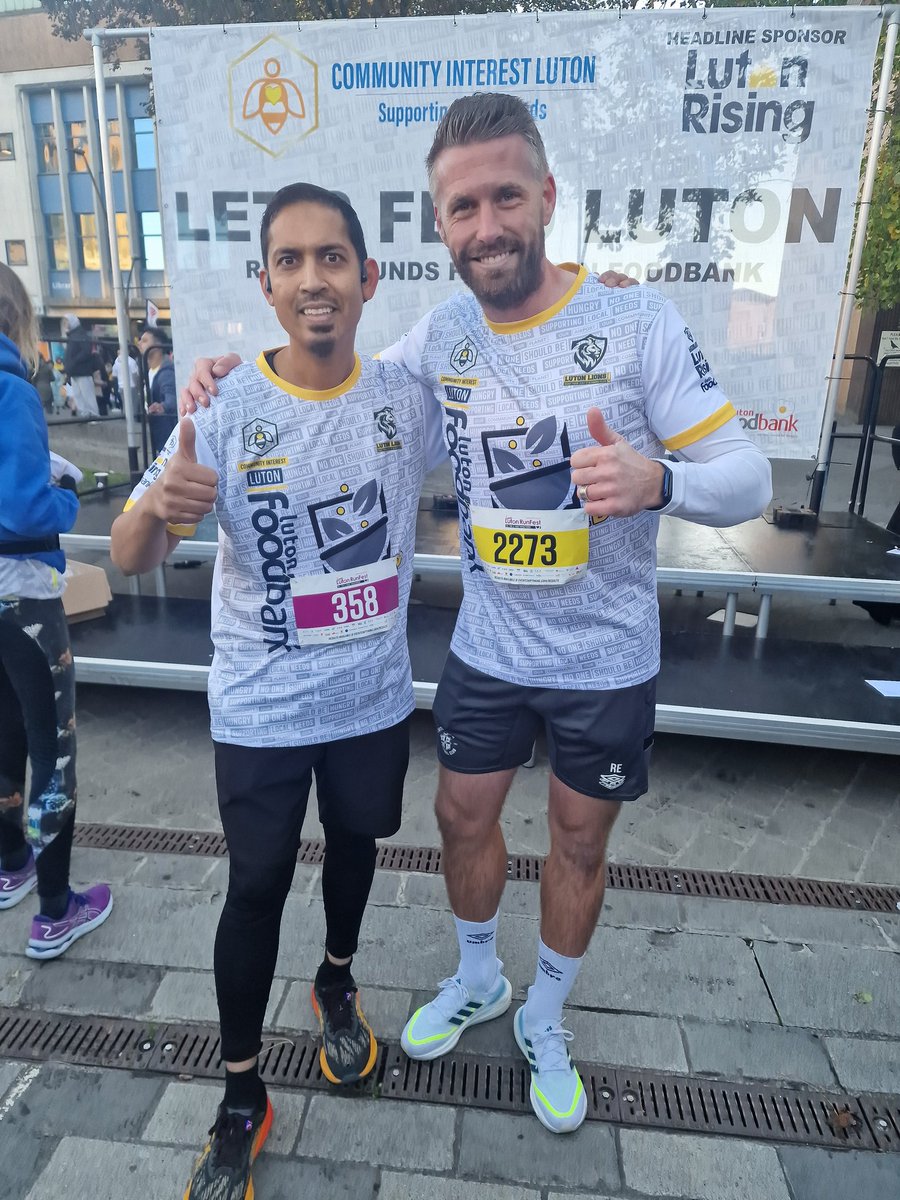 LutonLions's tweet photo. It's raceday!

Time for @love_luton RunFest.

@LutonLions are supporting @CILuton's Let's Feed Luton campaign in aid of @LutonFoodbank.

@LutonTown manager Rob Edwards is here as part of the team!

Please donate if you can:

https://t.co/LDASY1yboy https://t.co/ULW9MSXteP