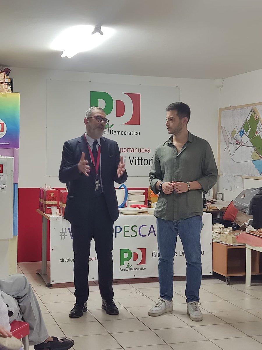 PDdivittorio's tweet photo. 📣🫂La Di Vittorio

Ringraziamo le numerose e i numerosi compagni presenti alla bellissima iniziativa di ieri sera.

Un caro ringraziamento al Prof. D’Amico - candidato alla Presidenza della Regione Abruzzo per il 2024  - per aver accolto il nostro invito. https://t.co/GttArJs0Fw