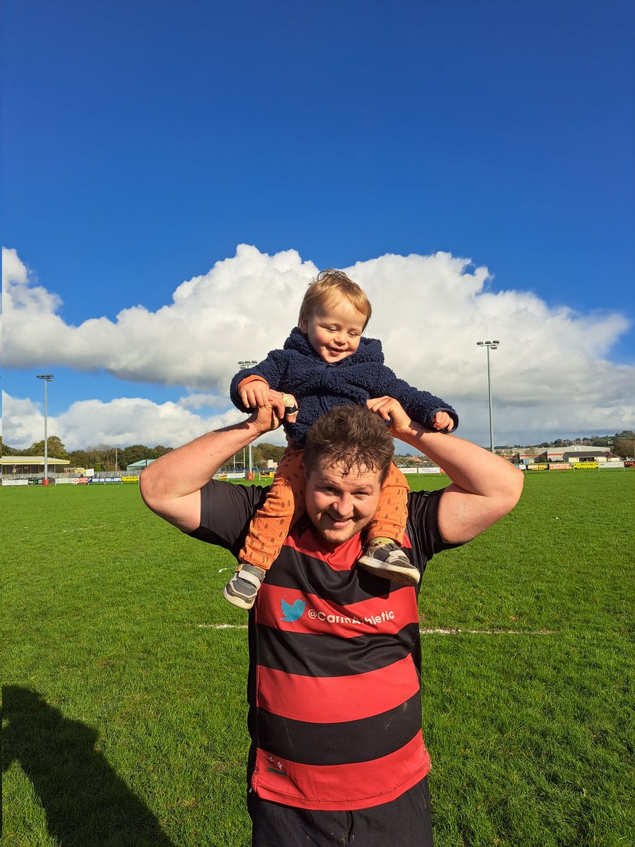 Elis proud of Dadi @BilsSteffan 🏉✨️