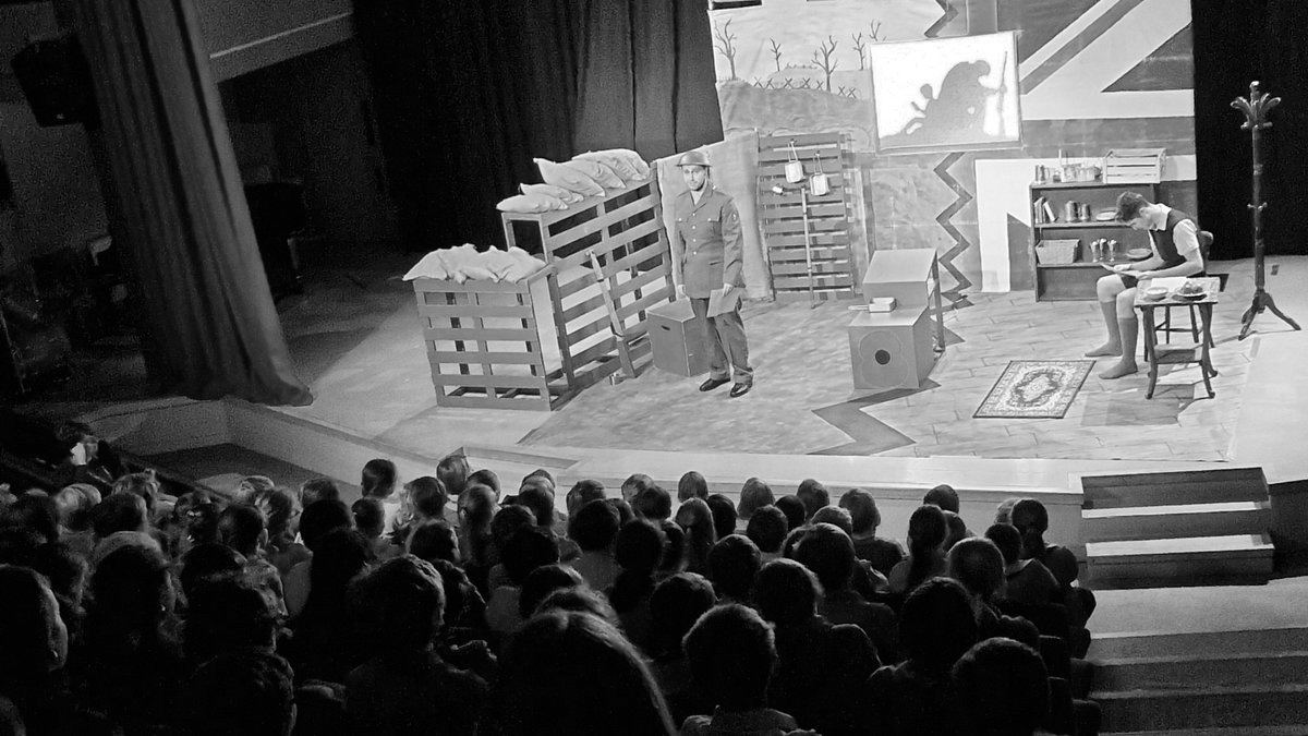 hobgoblintc_'s tweet photo. A fortnight tomorrow we’re performing “The Last Post” at Abbey Theatre, Nuneaton. Will YOU be there? Join us for this 60 minute family-friendly WW1 play. A lovely story for everyone from 7-107 years. Perfect to prompt family chat on Remembrance. Tix available from the theatre. https://t.co/YO7KPqcAgB