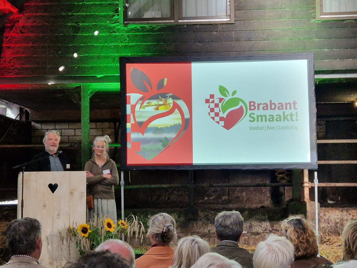 Janschop's tweet photo. Mooie dag bij een schitterende bioboerderij #Genneperhoef ihkv de #Dutchfoodweek #brabantsmaakt https://t.co/OgqeDrRefM
