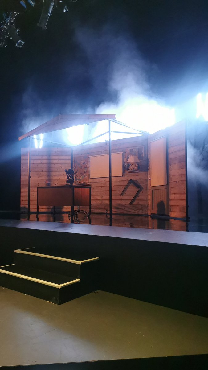 Wow <a href="/uncannypodlive/">Uncanny: Fear of the Dark</a> What an amazing night! Absolutely loved it Thank you
<a href="/danny_robins/">Danny Robins</a> <a href="/_EvelynHollow/">𝐄𝐯𝐞𝐥𝐲𝐧 𝐇𝐨𝐥𝐥𝐨𝐰</a> <a href="/ciaranokeeffe/">ciaranokeeffe</a>