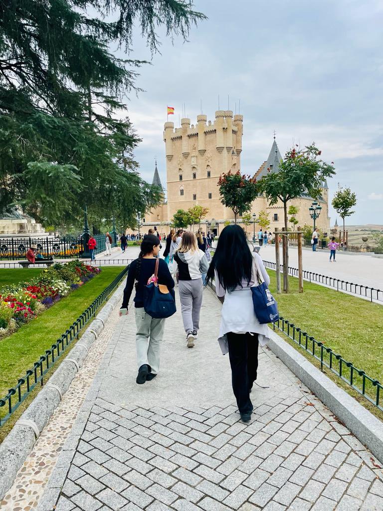 Sunny Segovia <a href="/WycombeML/">Modern Languages at Wycombe Abbey</a>