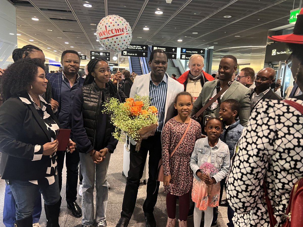 Welcome to Switzerland 🇨🇭 Papa <a href="/RobertKayanja/">Robert Kayanja</a> 🙏🏿🛬🔥

It’s revival time now.
#BelieversFireConference