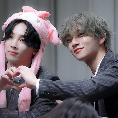 uribboo's tweet photo. to : @wlwjoshua 
from : anon

💌 you’re my world https://t.co/Ck57ZPsIBp