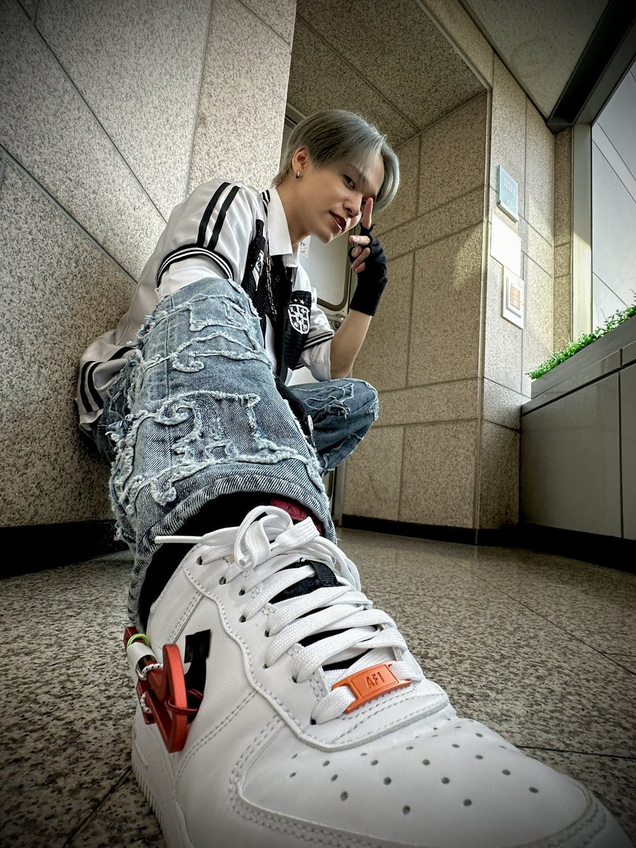 ONF_members's tweet photo. [#유 #U] #인기가요 행복했어요⭐️ https://t.co/7WWSmK4wJf