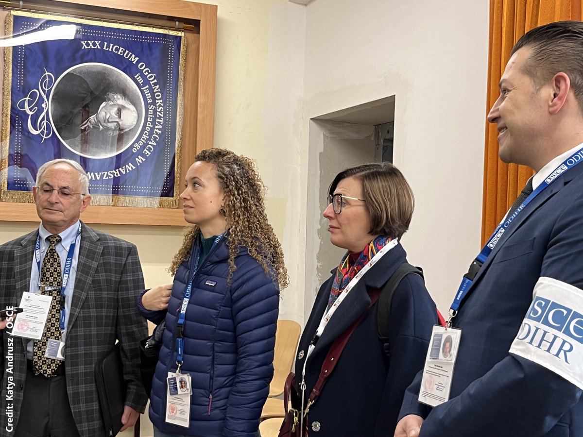 osce_odihr's tweet photo. Voting is lively in 🇵🇱Poland’s parliamentary #elections as ODIHR observes at polling stations in and around Warsaw. Tune in at 15:00 local time tomorrow to hear the initial findings of the international election observers ▶️ https://t.co/CkXMvds0Ti
#Wybory #Wybory2023 https://t.co/jJraTknBeA