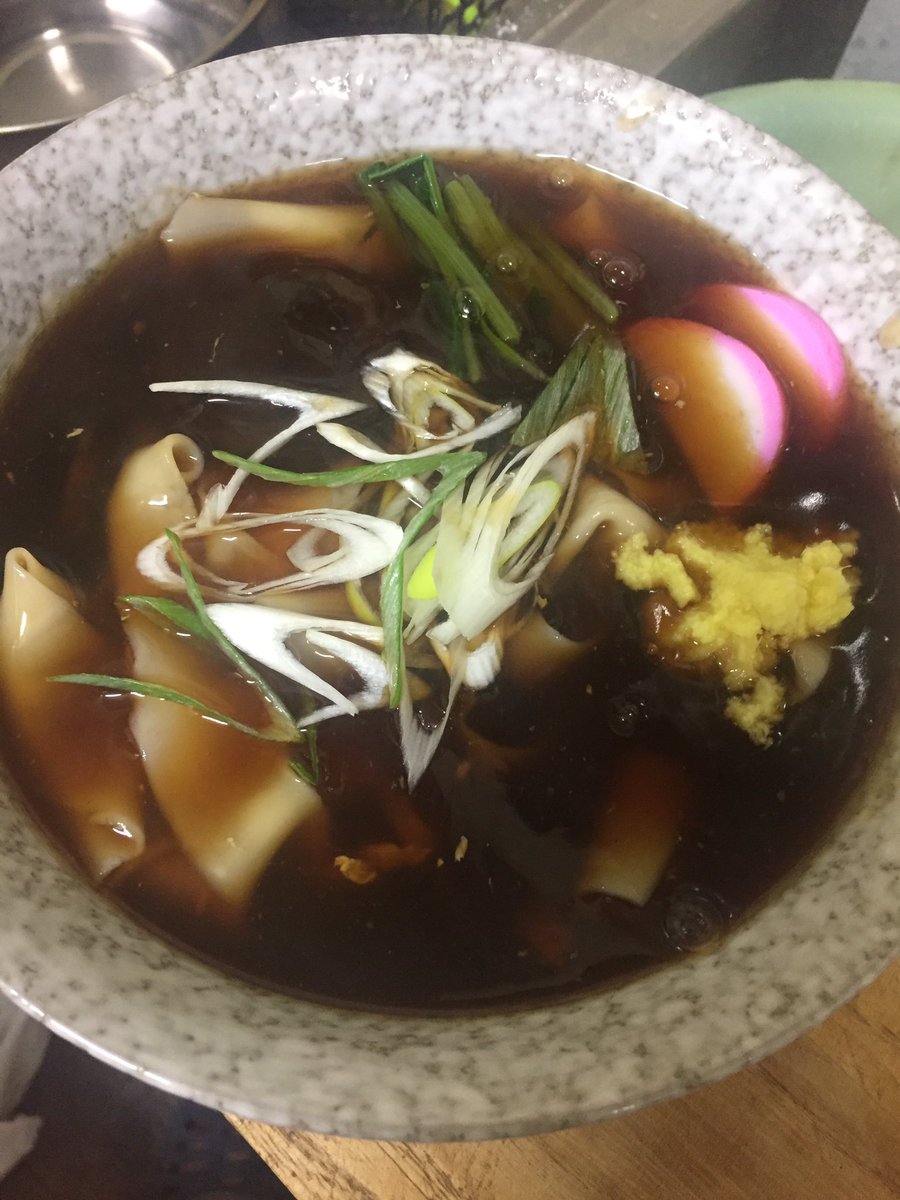 JuniDopeFresco's tweet photo. ツー事で、しいたけ出汁を効かせた餡掛けきしめん、つまりあんきしを作りました。
生姜と相まってホントに美味いんだな！コレが！

#夜ご飯 #よるごはん #おうちごはん #麺類 #きしめん #あんかけ #あんかけきしめん #food #dinner #noodles https://t.co/T0NeTWJI1C