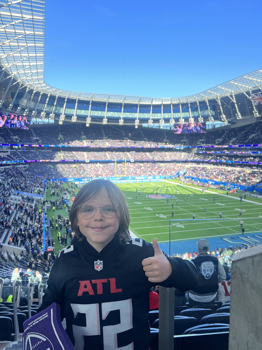 ElliotSayliss's tweet photo. First NFL game! 
#NFLUK #NFLLondonGames #NFL https://t.co/xiinmhRHy4